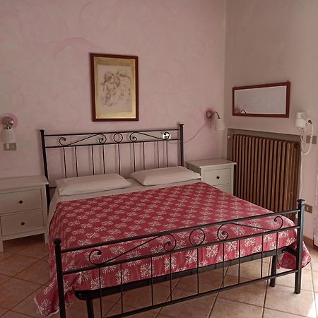 Roncofreddo Agriturismo La Quiete חדר תמונה
